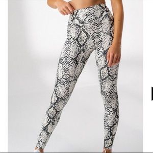 Balance Athletica Ascend Pant in Python - size small